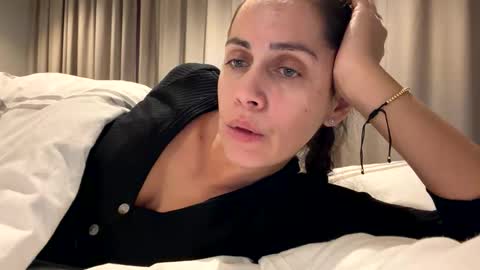 Anna online show from November 7, 2025, 7:03 pm