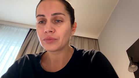 Anna online show from November 8, 2025, 7:41 am