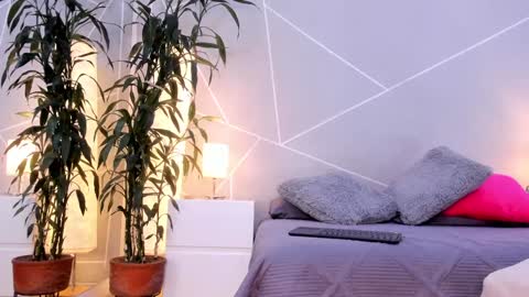 Anna online show from December 10, 2024, 3:55 pm