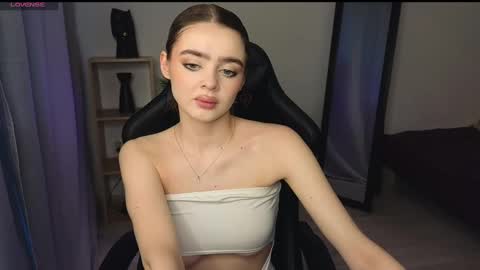 Anna online show from March 6, 2025, 3:56 pm