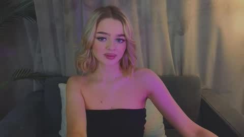 Anna online show from November 18, 2025, 4:55 pm