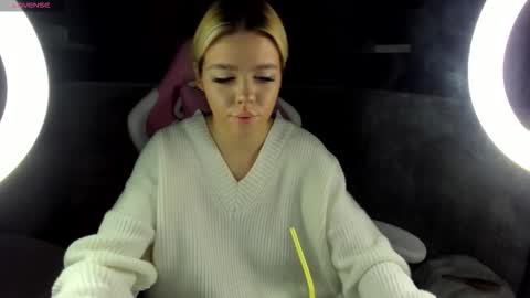 Anna online show from December 18, 2025, 11:44 pm