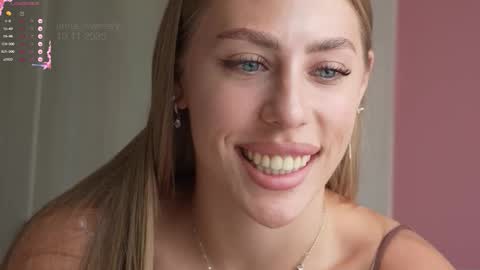 Anna  fansly anna sssweety online show from November 10, 2025, 6:34 am