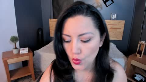 Snapshot of annaa_rose chatting on January 9, 2025, 3:26 am Anna online show from January 9, 2025, 3:26 am