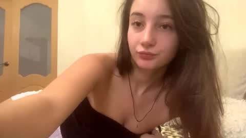 Snapshot of annabelfanelle chatting on November 5, 2025, 6:46 am Emily online show from November 5, 2025, 6:46 am