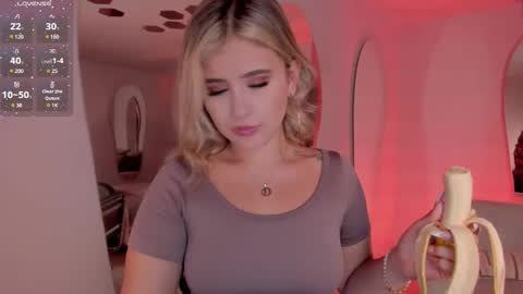 Anna Brooks  online show from March 11, 2025, 7:36 pm