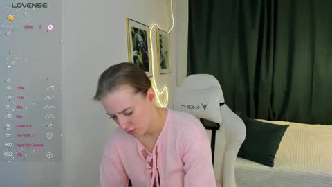 annagrees1 online show from January 9, 2026, 8:10 pm