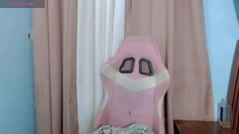 annalola_69 online show from May 13, 2026, 12:02 pm