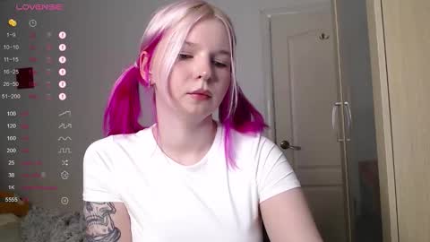 annamilky online show from October 17, 2025, 3:14 pm