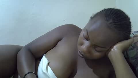 Snapshot of anne_marriee chatting on February 18, 2026, 8:05 pm Anne marrie online show from February 18, 2026, 8:05 pm