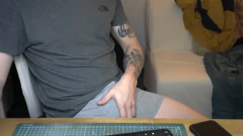 annecylake online show from January 8, 2025, 6:31 am