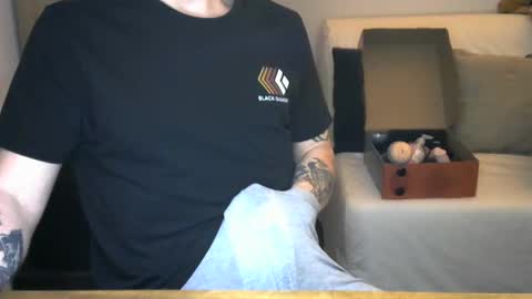 annecylake online show from January 9, 2025, 6:27 am