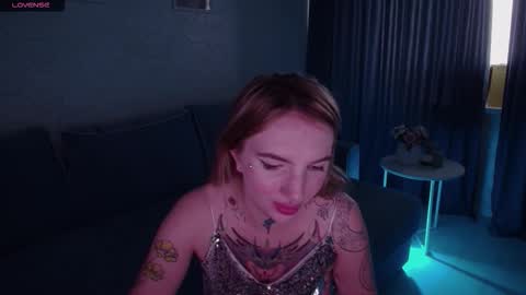 Snapshot of annetenet chatting on October 17, 2025, 7:22 am Annet online show from October 17, 2025, 7:22 am