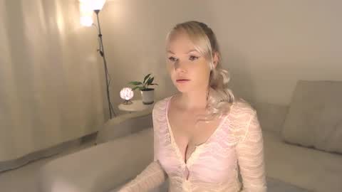 Snapshot of annett chatting on September 14, 2025, 11:04 pm Annett online show from September 14, 2025, 11:04 pm