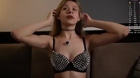 Anne online show from April 19, 2026, 7:49 pm