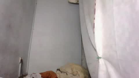 annick98 online show from February 26, 2026, 8:02 am