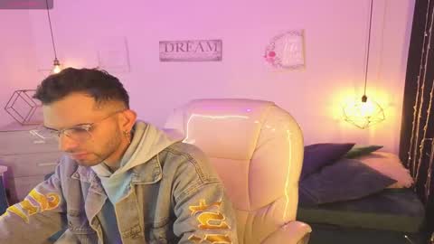 Annie And Ryan  online show from February 4, 2026, 3:01 am