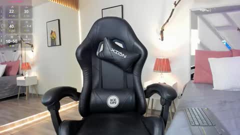 Snapshot of annie_bell__ chatting on September 25, 2025, 1:26 pm Annie online show from September 25, 2025, 1:26 pm