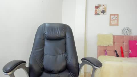 Snapshot of annie_collen chatting on December 30, 2024, 7:53 pm Anna online show from December 30, 2024, 7:53 pm