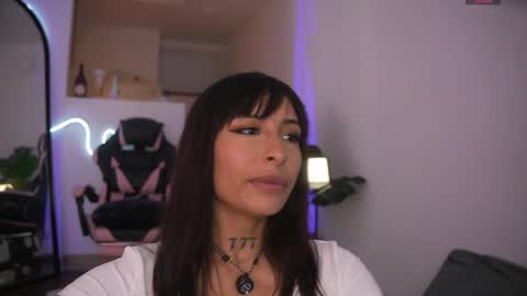 Annie online show from April 14, 2026, 7:53 pm