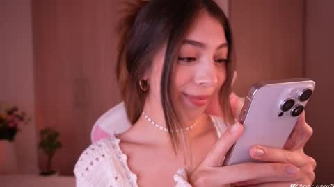 Snapshot of annie_evans24 chatting on March 5, 2025, 11:05 pm Annie Evans online show from March 5, 2025, 11:05 pm