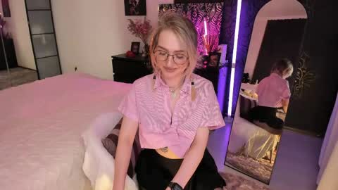 Annie online show from May 28, 2026, 5:54 pm