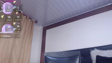 annie_scott_ online show from December 17, 2025, 9:10 pm