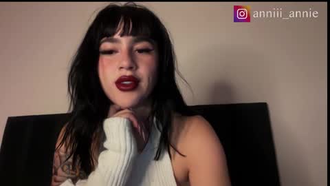 JEANNE no olvides seguirme dont forget follow me  uu online show from December 17, 2025, 11:11 pm