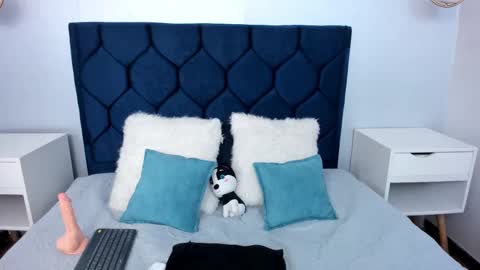 Snapshot of annie_thompsonn_ chatting on February 16, 2026, 11:45 pm Annie online show from February 16, 2026, 11:45 pm