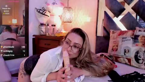 annie_vega17 online show from May 25, 2026, 2:50 am
