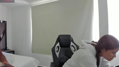 Annie and Stefan online show from March 1, 2026, 2:19 pm