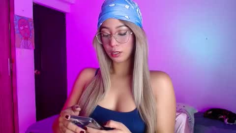 AnnieBlu3 online show from January 9, 2026, 10:29 am