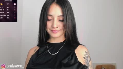 Snapshot of anniemora_ chatting on December 21, 2024, 1:47 am Annie online show from December 21, 2024, 1:47 am