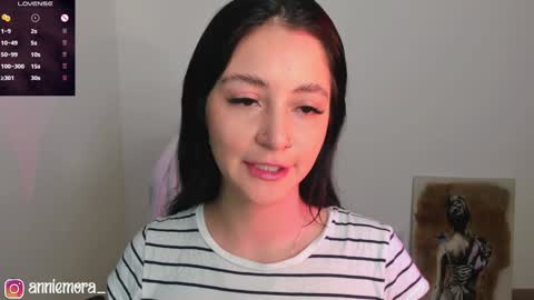 Snapshot of anniemora_ chatting on December 28, 2024, 1:18 am Annie online show from December 28, 2024, 1:18 am