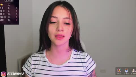 Snapshot of anniemora_ chatting on January 17, 2025, 2:50 am Annie online show from January 17, 2025, 2:50 am