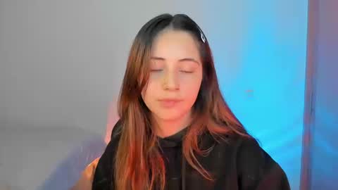 Snapshot of anniemora_ chatting on September 26, 2025, 3:32 am Annie online show from September 26, 2025, 3:32 am