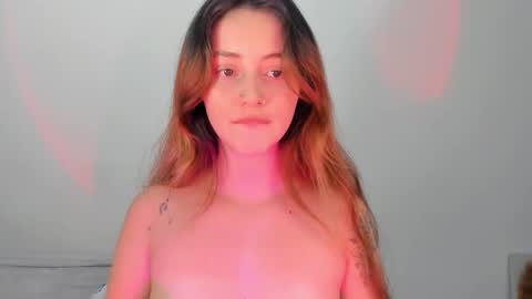 Snapshot of anniemora_ chatting on November 21, 2025, 2:43 am Annie online show from November 21, 2025, 2:43 am