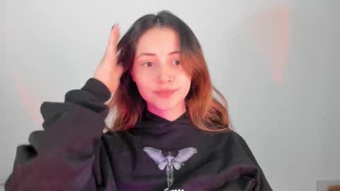 Snapshot of anniemora_ chatting on November 22, 2025, 2:43 am Annie online show from November 22, 2025, 2:43 am