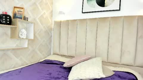 Annie Queen online show from June 16, 2026, 3:31 am