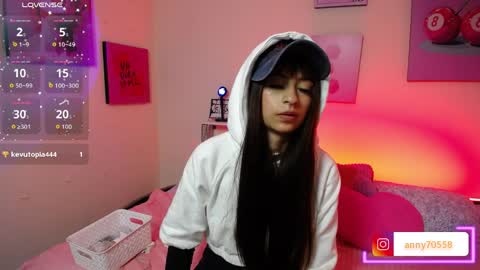 Anny cotton  online show from May 26, 2026, 8:27 pm