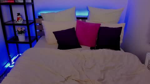 Anna online show from December 17, 2024, 4:56 am