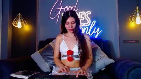 anny_loves online show from February 6, 2026, 6:00 pm