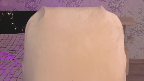 Annie online show from March 25, 2026, 9:04 am