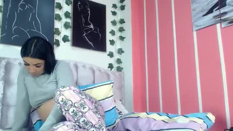 Snapshot of annyevans_ chatting on February 18, 2025, 3:32 pm    online show from February 18, 2025, 3:32 pm