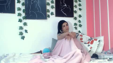    online show from November 22, 2025, 3:11 pm