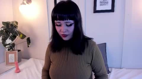 anny online show from June 25, 2026, 5:12 am