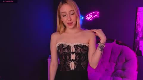 Anora Babe online show from March 28, 2026, 2:49 pm