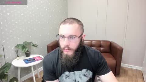 Snapshot of ant_power chatting on December 1, 2025, 4:17 am Ant online show from December 1, 2025, 4:17 am