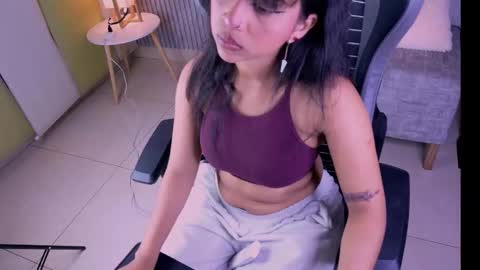 anthonela19_ online show from February 17, 2026, 4:31 am