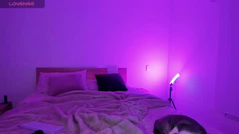 Anthonela online show from April 16, 2026, 1:50 am